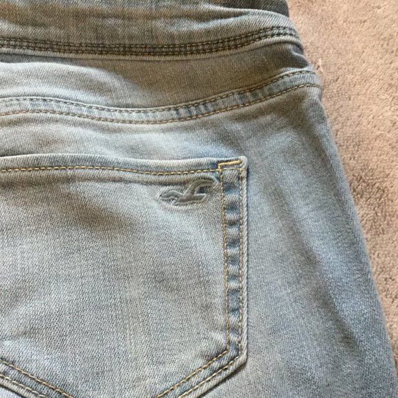 Light Wash Distressed Hollister Jean Leggings.  Size 5. Waist 27. - Picture 7 of 8
